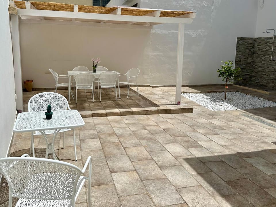 Garden, Dining area