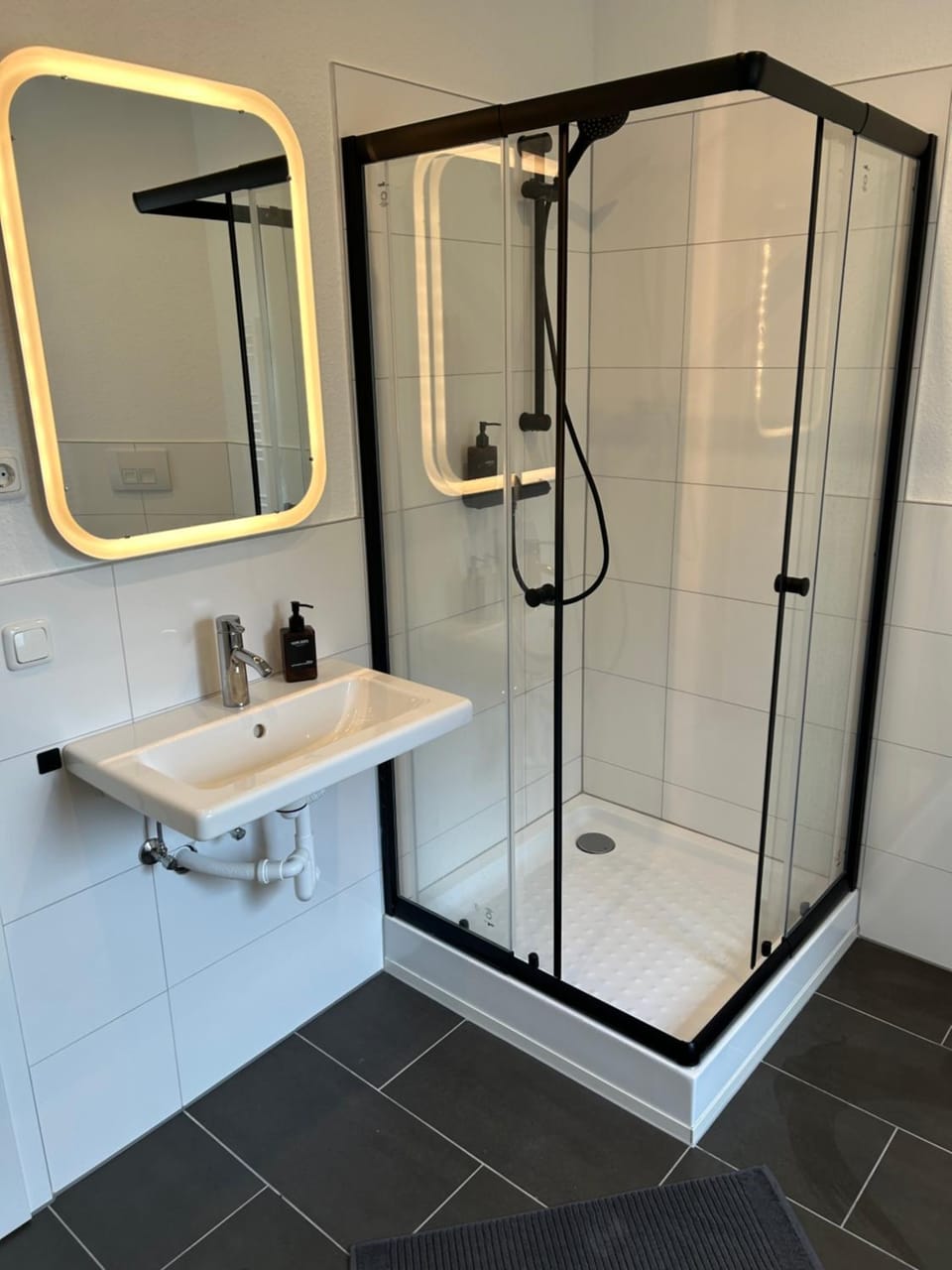 Wohnung über Restaurant Apartment in Eschweiler