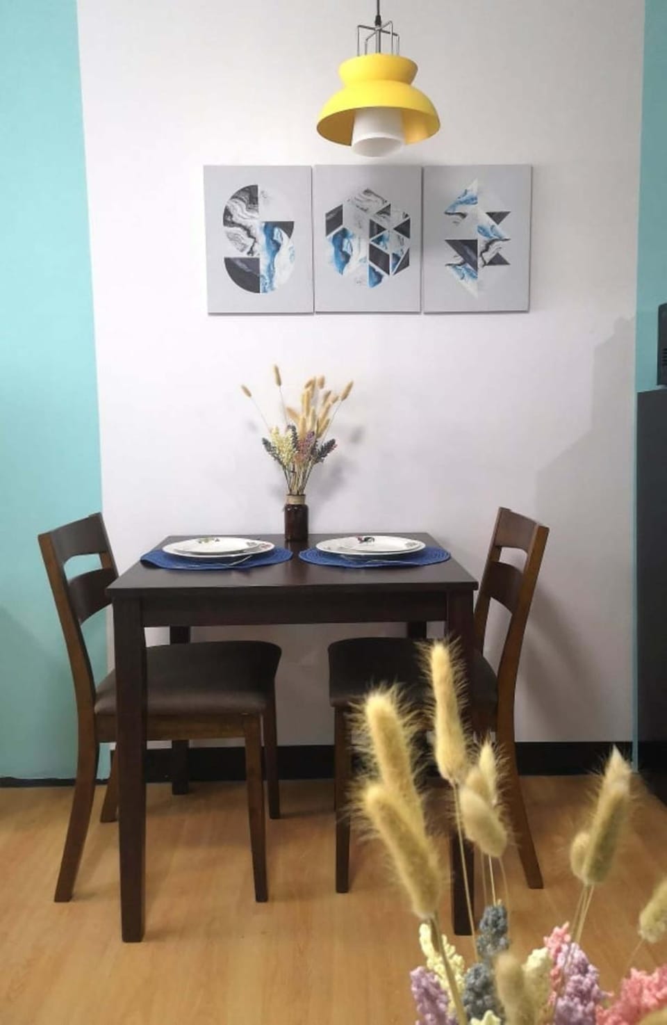Seating area, Dining area