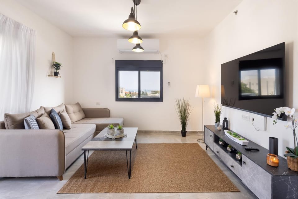 Stella Maris 3BR Vista Apartment Mountain View Apartment in Haifa