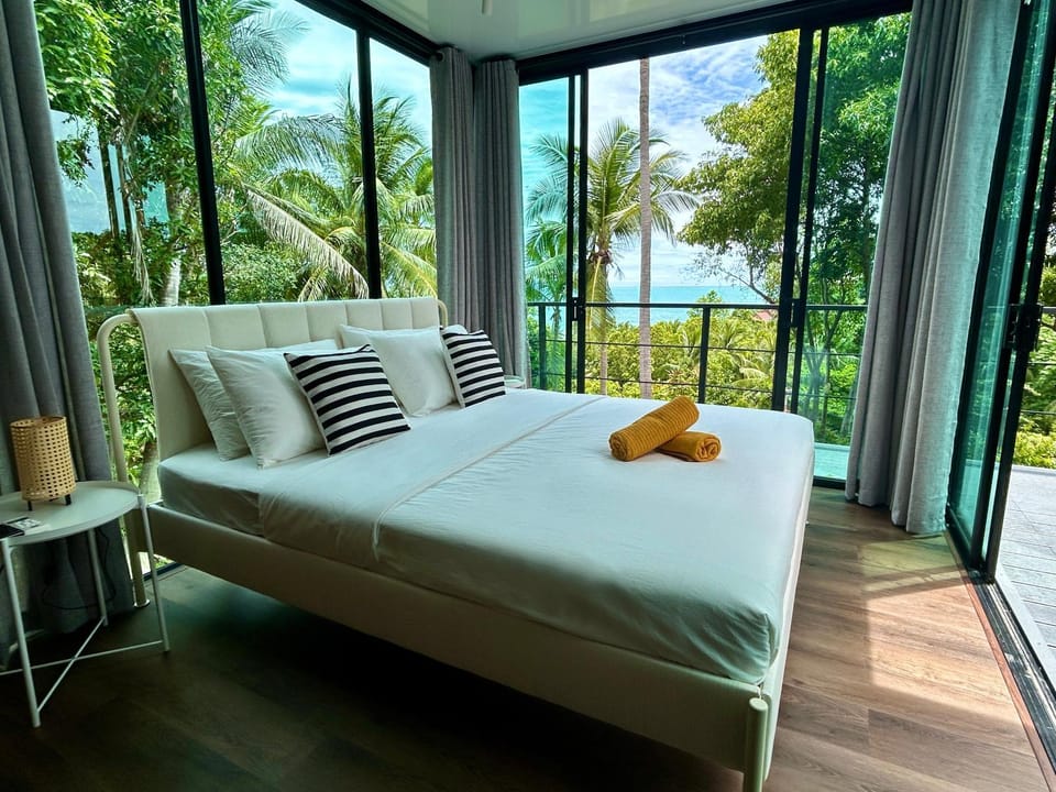 Bed, Natural landscape, View (from property/room), Bedroom, Sea view