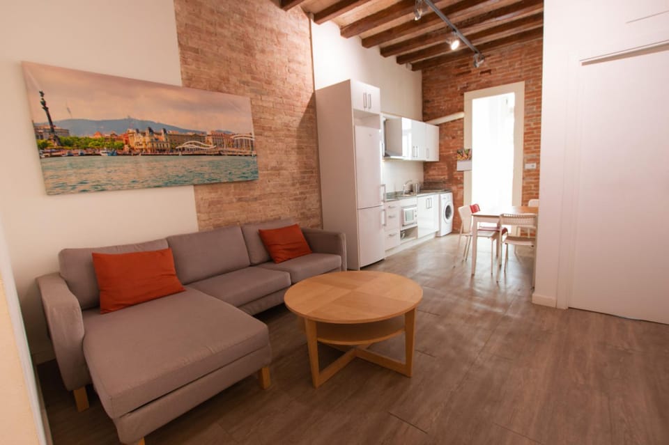 Kitchen or kitchenette, Seating area, Dining area