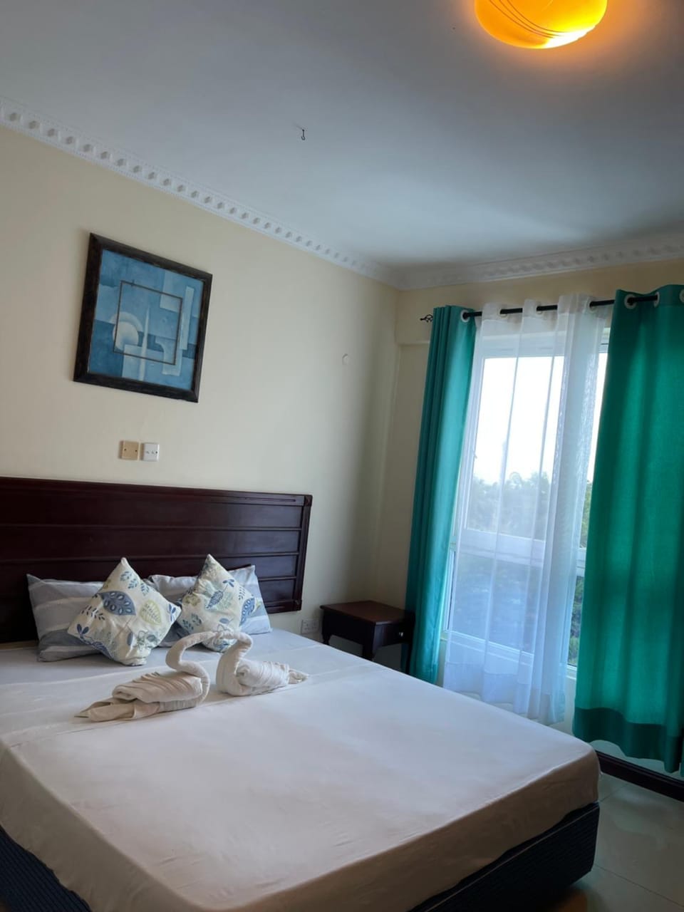 Bed, Bedroom, towels
