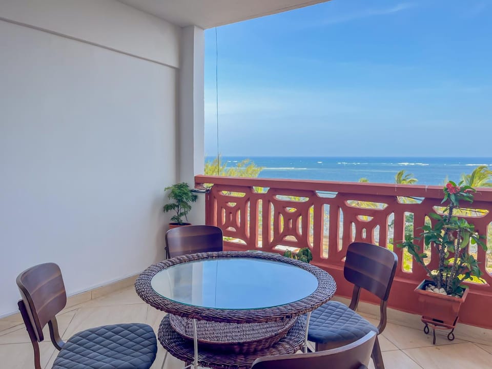Patio, Day, Natural landscape, View (from property/room), Balcony/Terrace, Living room, Seating area, Dining area, Sea view