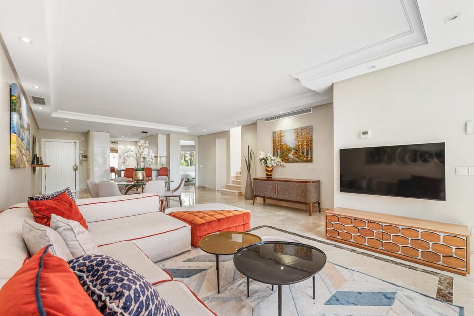 Communal lounge/ TV room, Living room