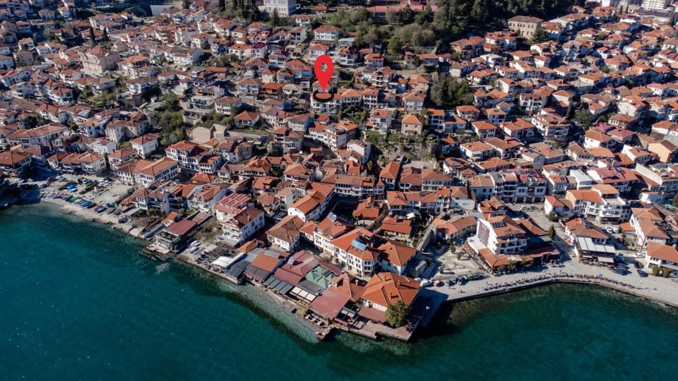 Property building, Day, Neighbourhood, Natural landscape, Bird's eye view, Beach, City view, Street view, Location