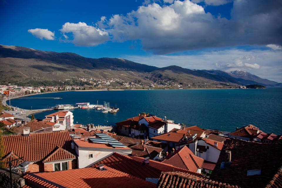 Day, Natural landscape, Balcony/Terrace, Balcony/Terrace, City view, Lake view, Mountain view