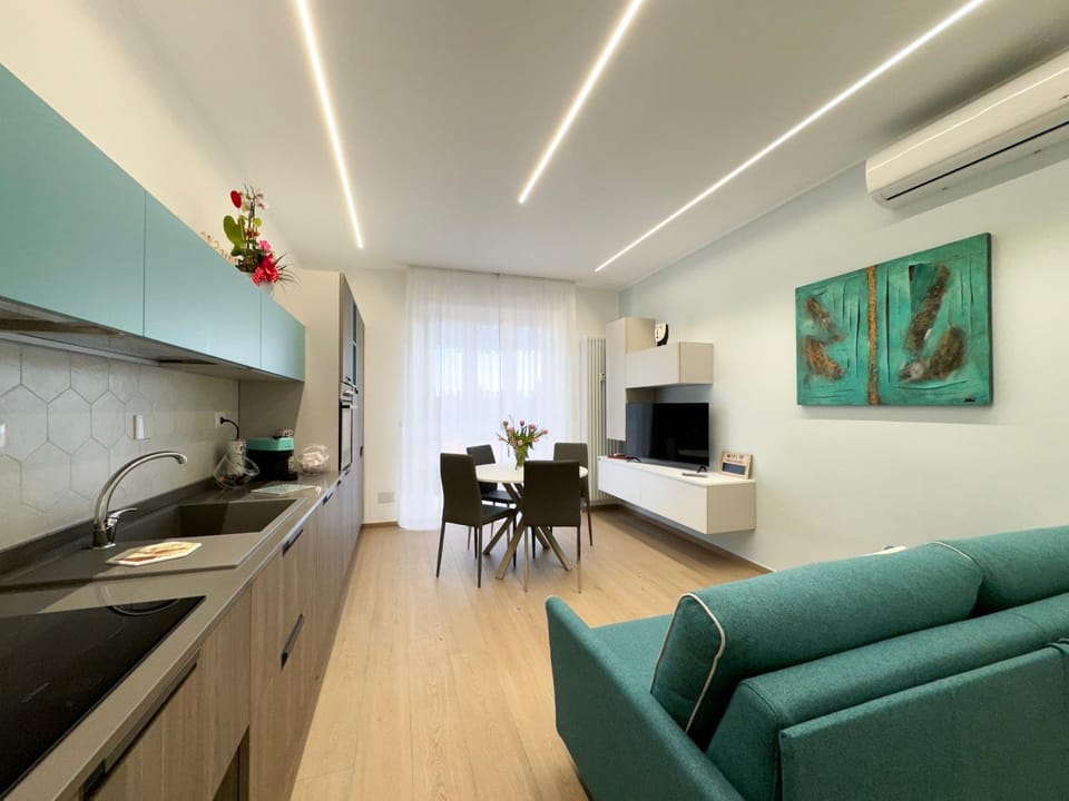 TV and multimedia, Kitchen or kitchenette, Living room, Dining area, minibar