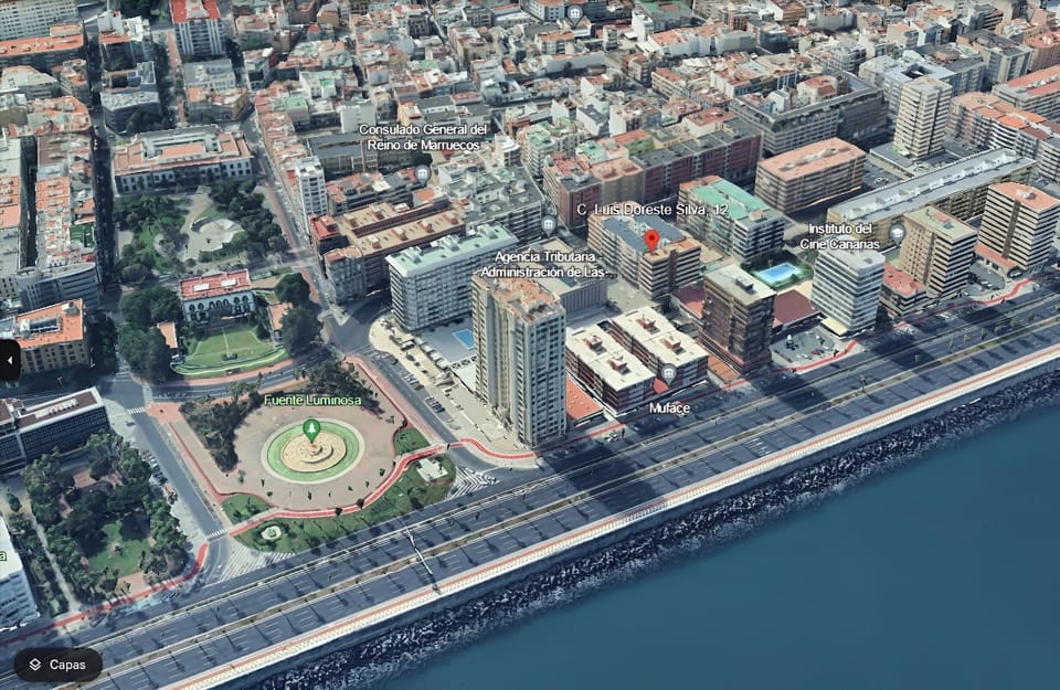 Property building, Day, Neighbourhood, Natural landscape, Bird's eye view, City view, Sea view, Street view, Location