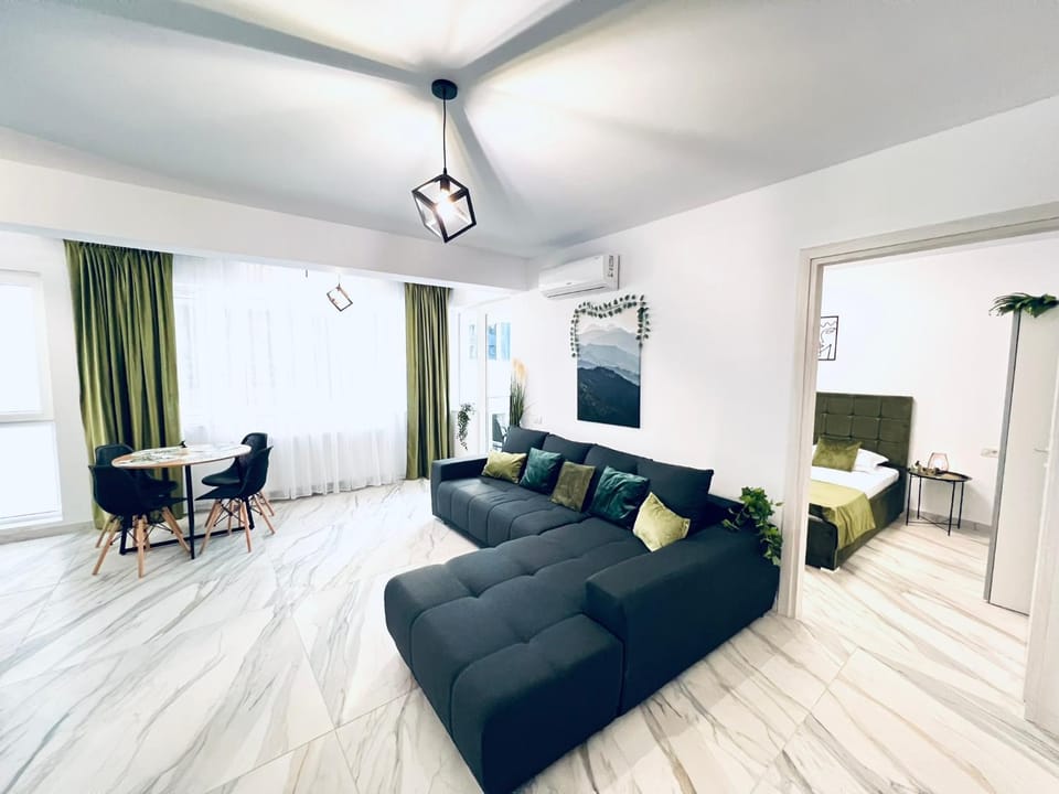 Communal lounge/ TV room, TV and multimedia, Living room, Seating area, Evening entertainment, air conditioner