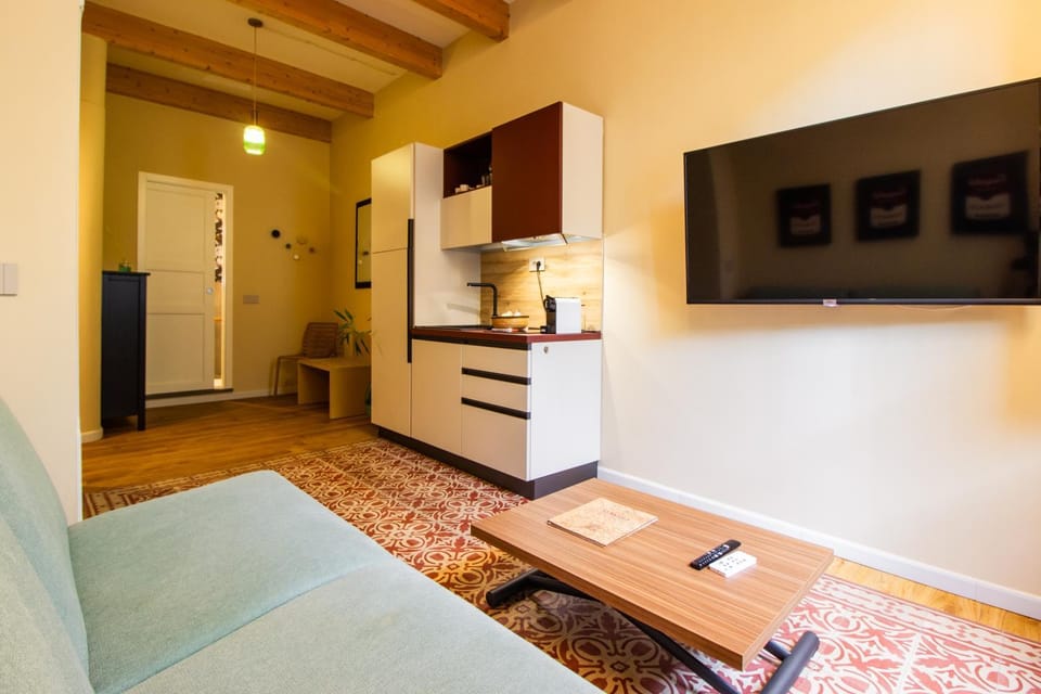 Communal lounge/ TV room