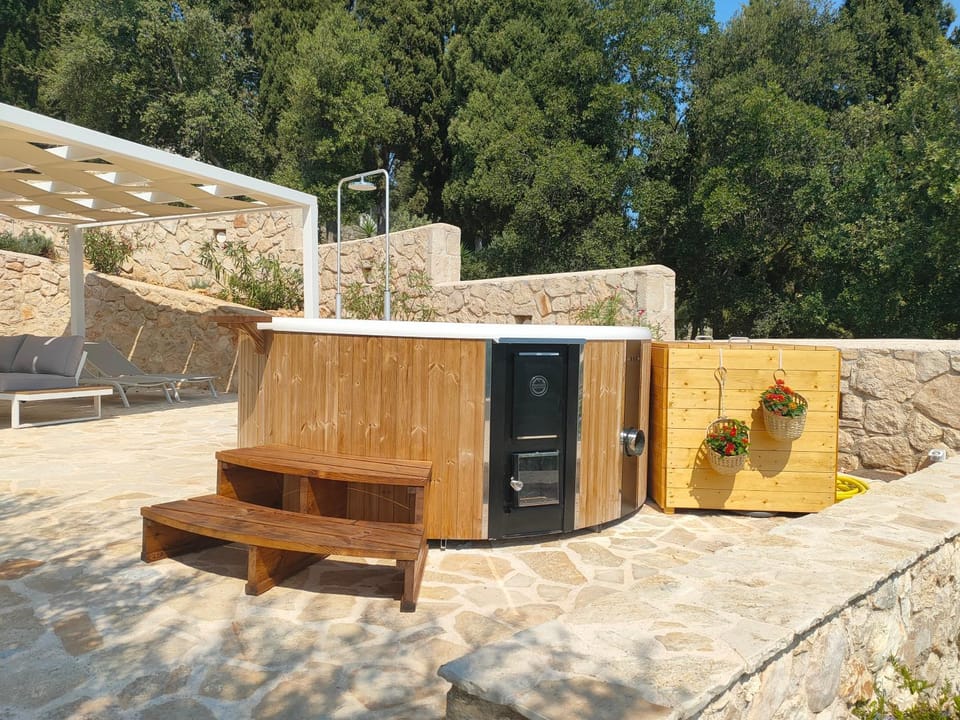 Patio, Hot Tub, sunbed