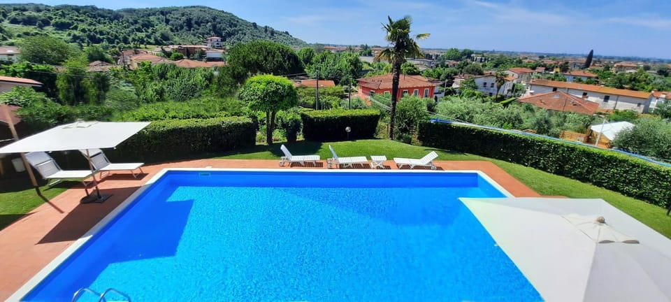 Veranda, a dream villa, with big private pool close to the beach Villa in Pietrasanta