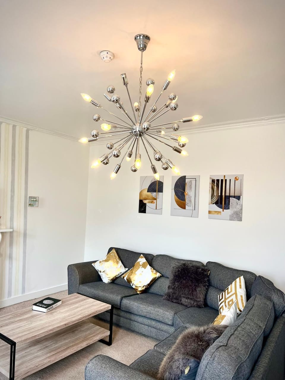 Living room, Seating area