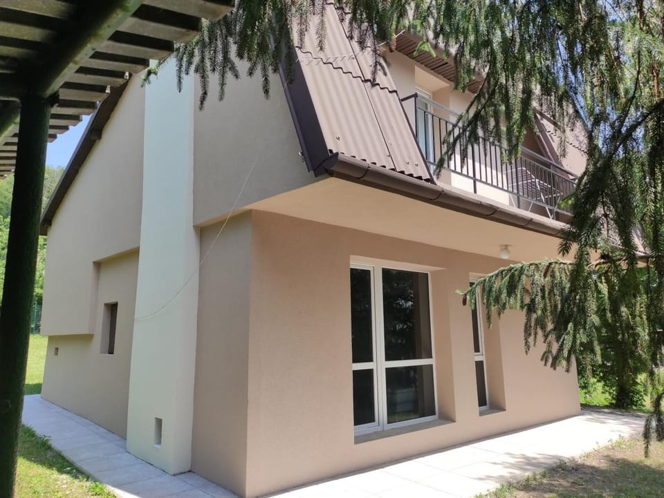 Chata na šírave House in Slovakia