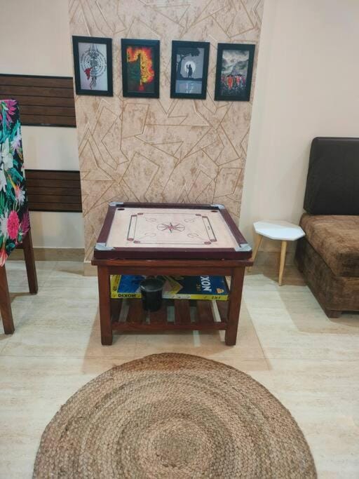 Blue Heart Home~1BHK Luxury & Cosy Flat in Tapovan Apartment in Rishikesh