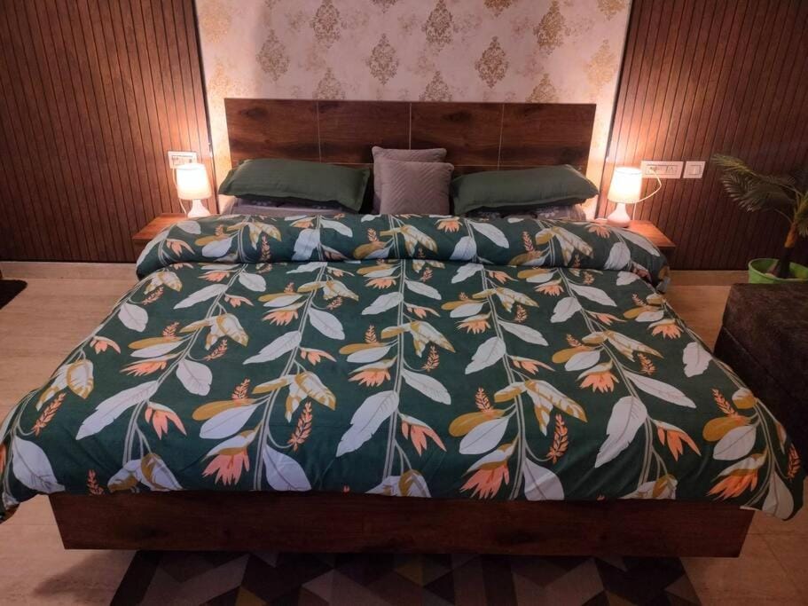 Blue Heart Home~1BHK Luxury & Cosy Flat in Tapovan Apartment in Rishikesh