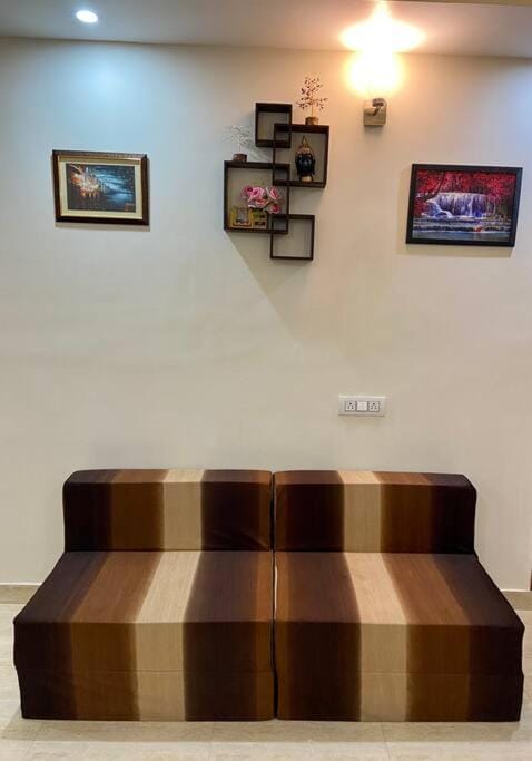 Blue Heart Home~1BHK Luxury & Cosy Flat in Tapovan Apartment in Rishikesh