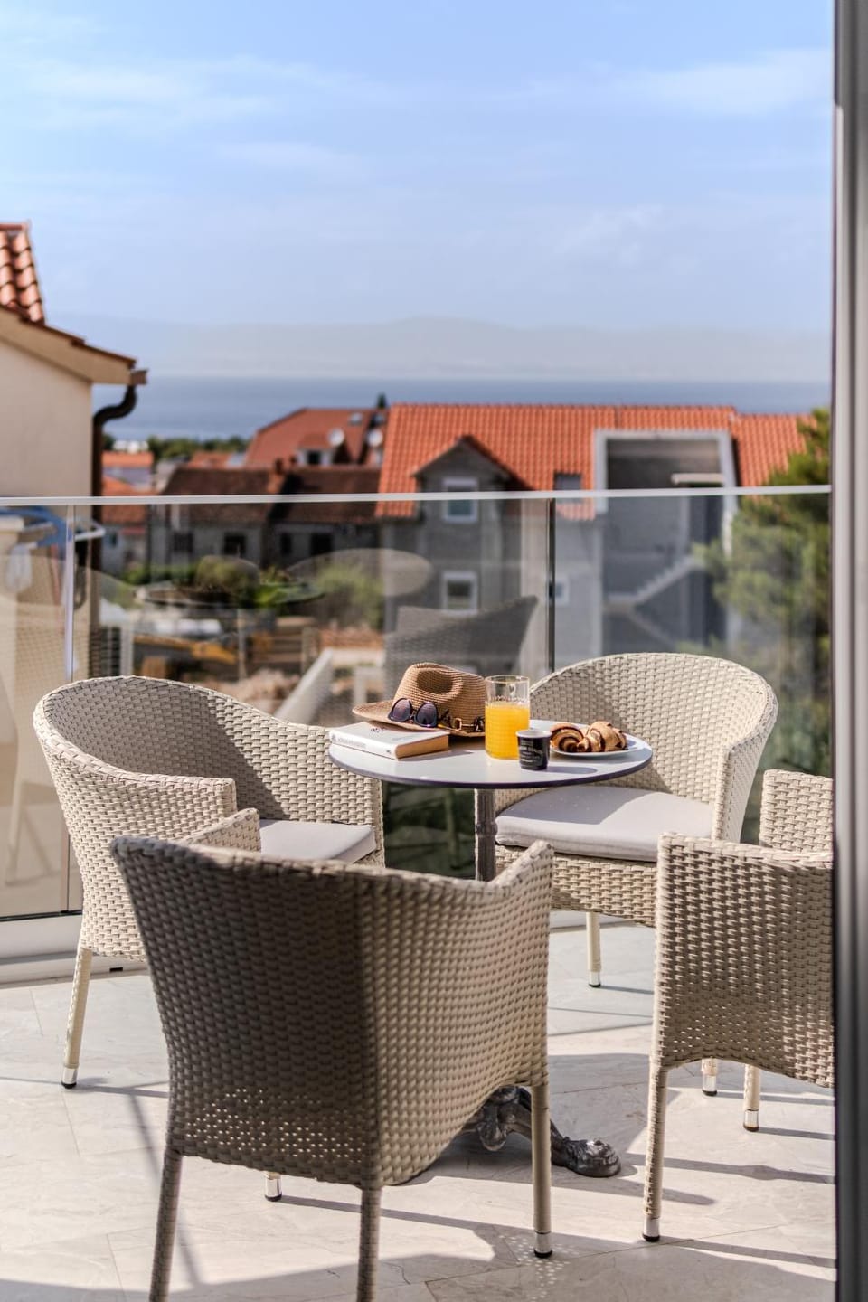 View (from property/room), Balcony/Terrace, Seating area