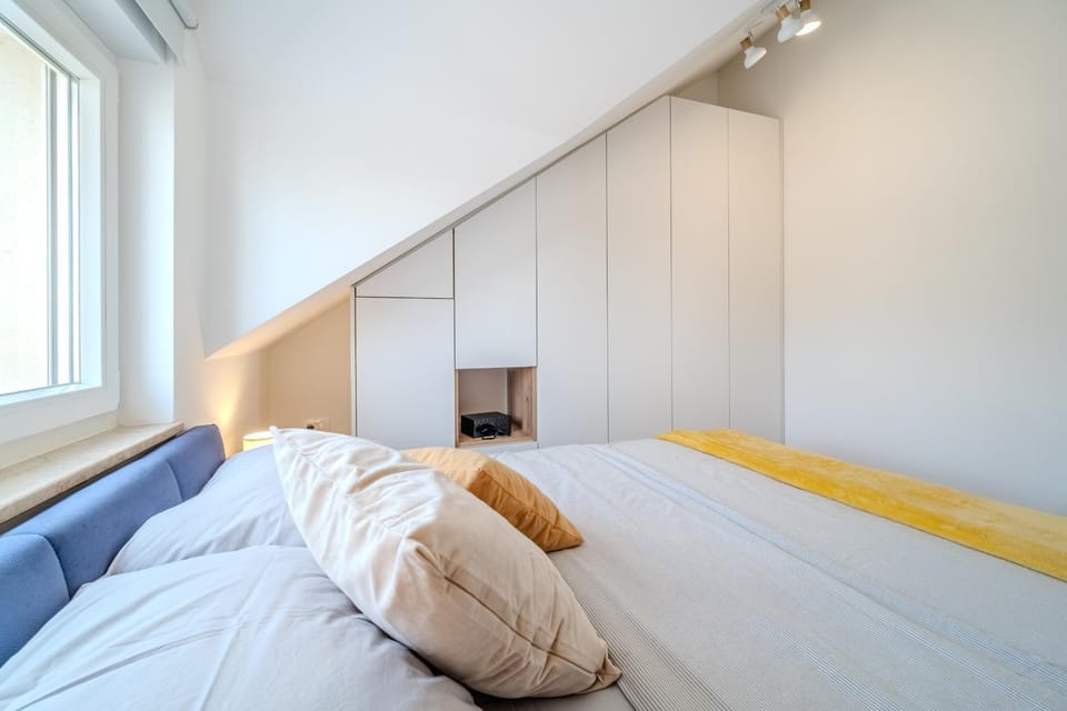Bed, Bedroom, wardrobe