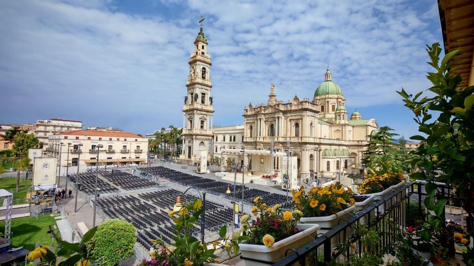 Nearby landmark, Day, Neighbourhood, City view, Landmark view, Location