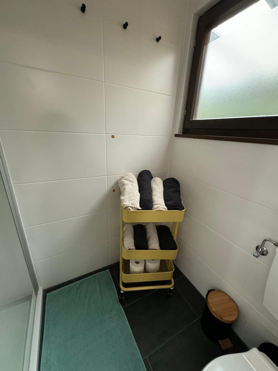 Bathroom, towels