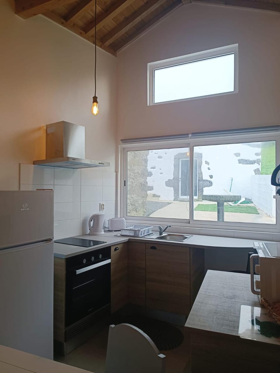 Kitchen or kitchenette, Dining area, pet friendly, stove