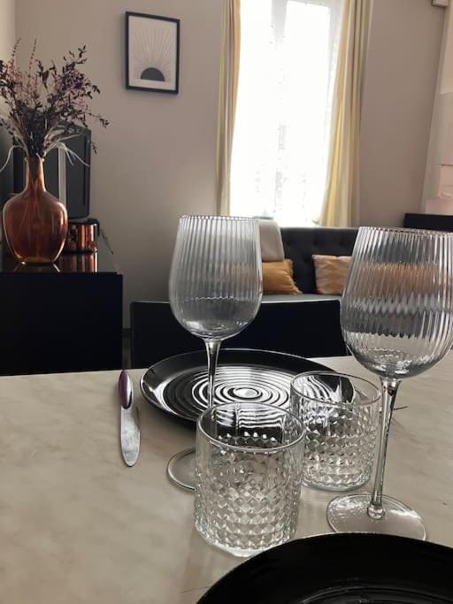 Appartement cosy tout équipé et parking couvert privé aux portes de Flers Apartment in Normandy