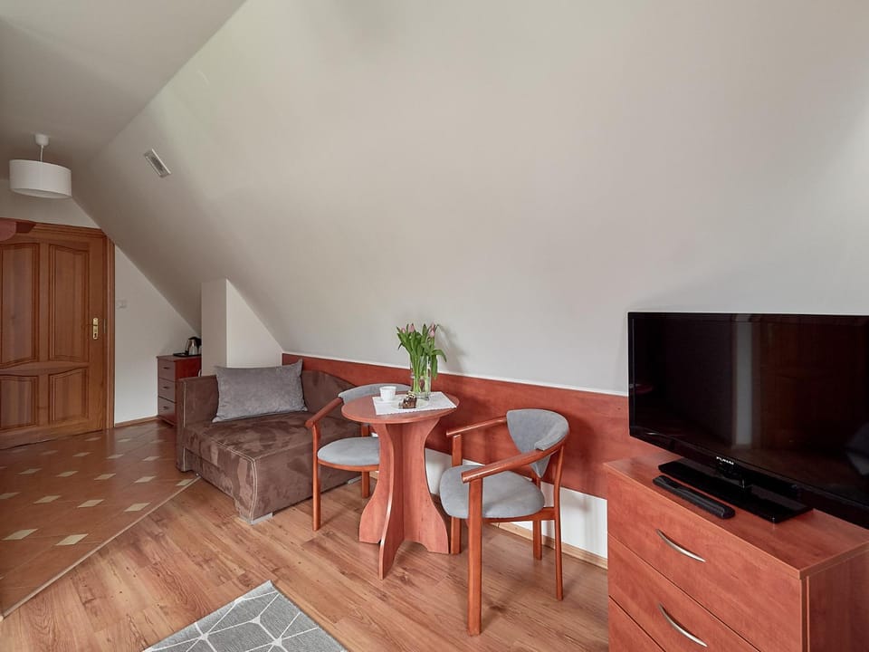 TV and multimedia, Photo of the whole room