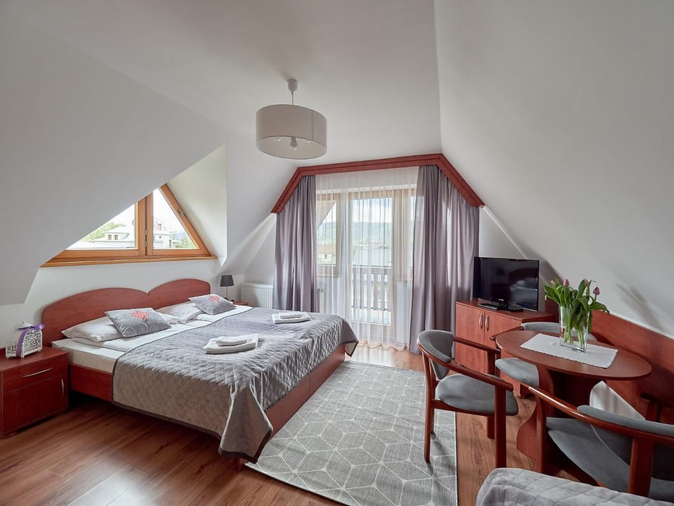 Communal lounge/ TV room, Bed, TV and multimedia, Living room, Photo of the whole room, Bedroom, towels