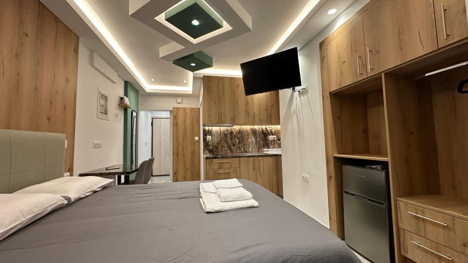 Luxury Semi Basement Apartment with Terrace Apartment in Athens
