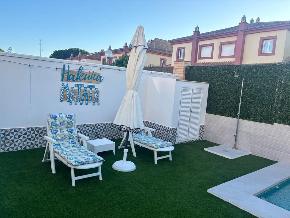 Day, Swimming pool, sunbed