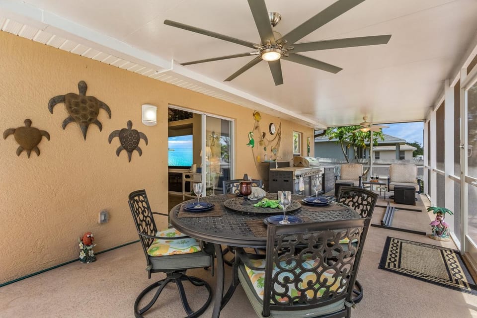 Delightful! Tranquility, Heated Saltwater Pool -Villa Deep Blue Haven - Roelens House in Cape Coral