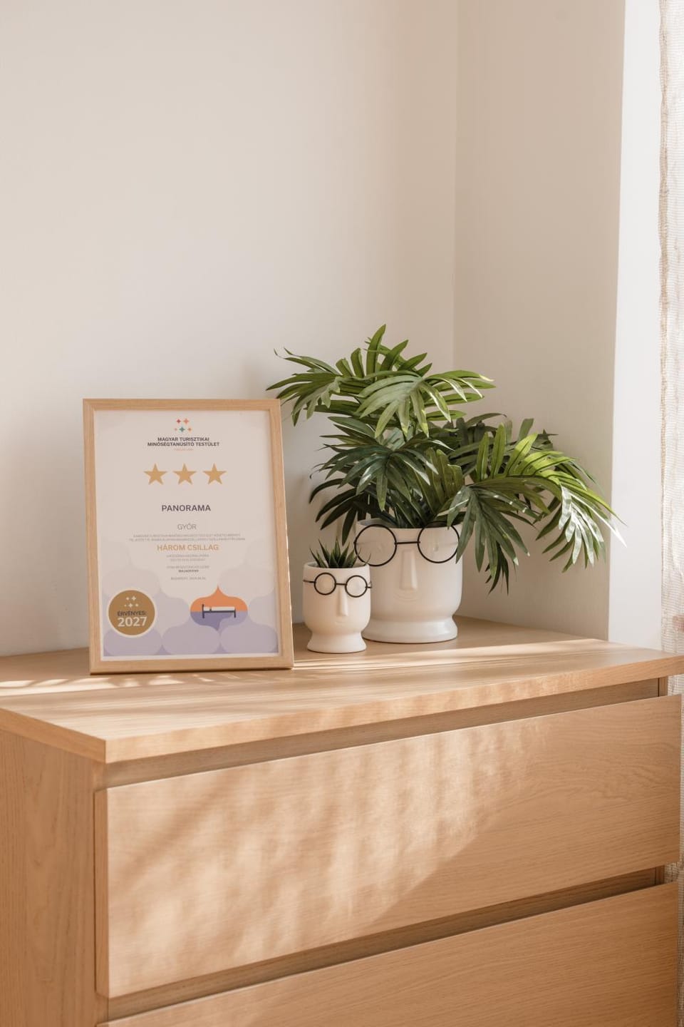 Decorative detail, Certificate/Award, wardrobe