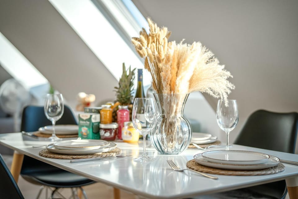 Decorative detail, Dining area
