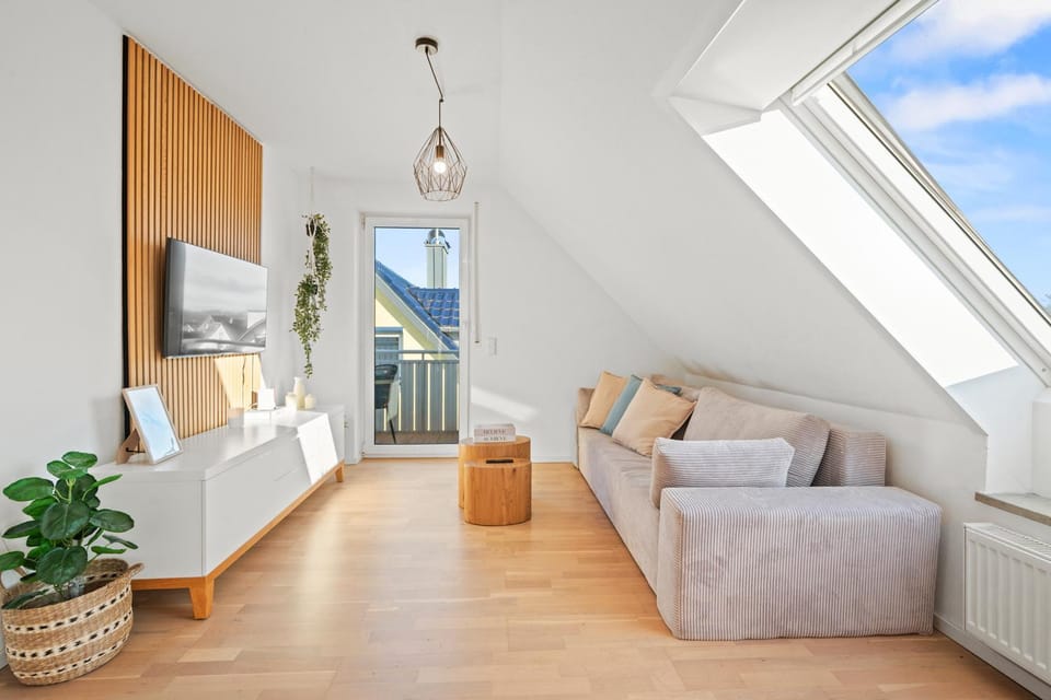 TV and multimedia, Balcony/Terrace, Living room, Seating area