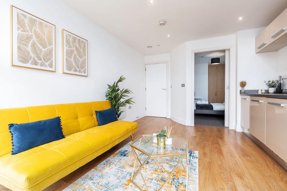 Kitchen or kitchenette, Living room, Seating area, Dining area, minibar, pet friendly, stove