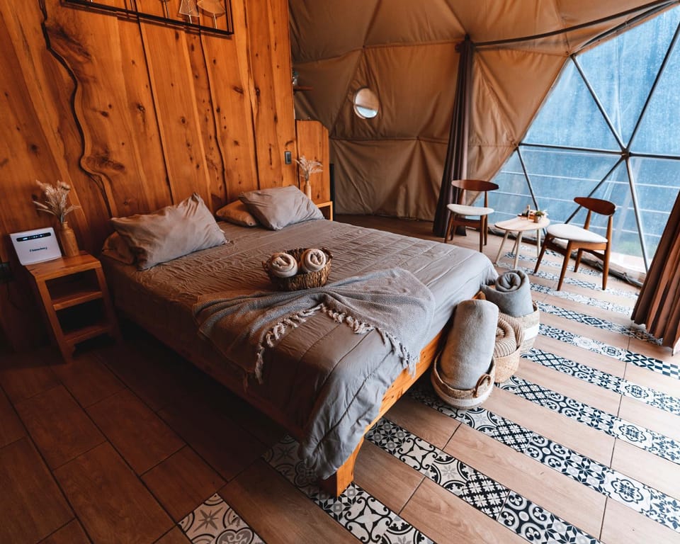 Bed, Photo of the whole room, Bedroom, Mountain view