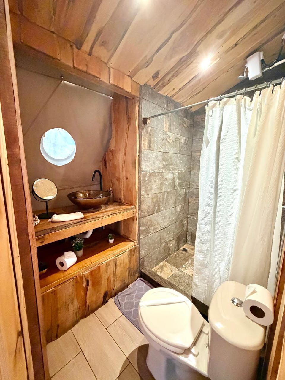 Green Noise Glamping Luxury tent in Alajuela Province