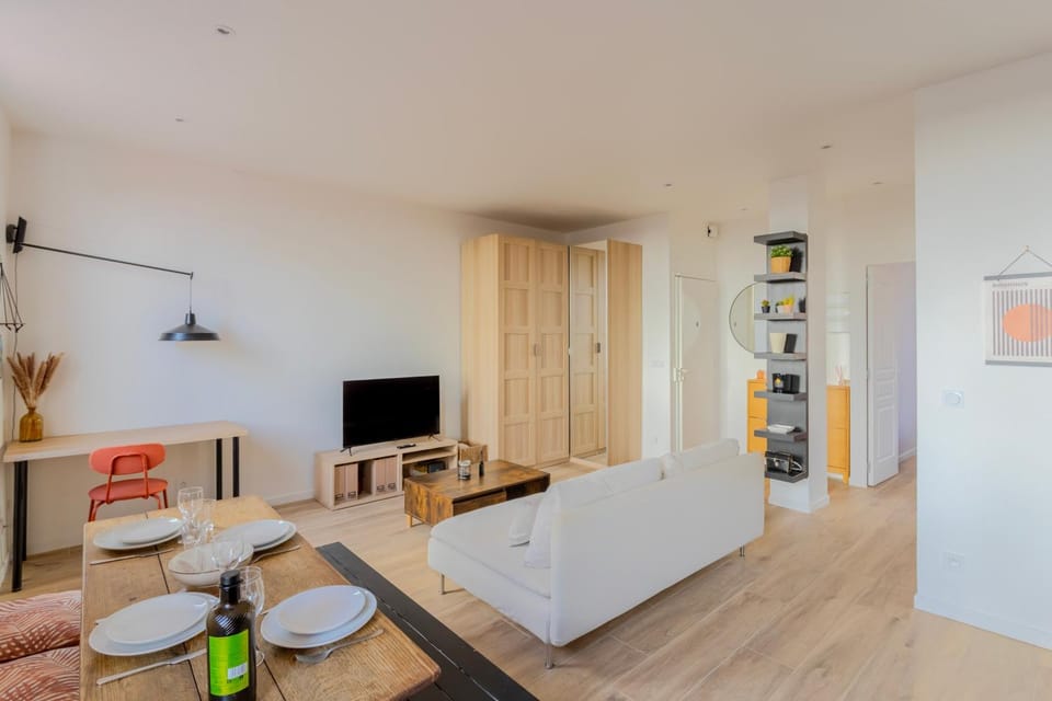 Communal lounge/ TV room, TV and multimedia, Living room, Seating area
