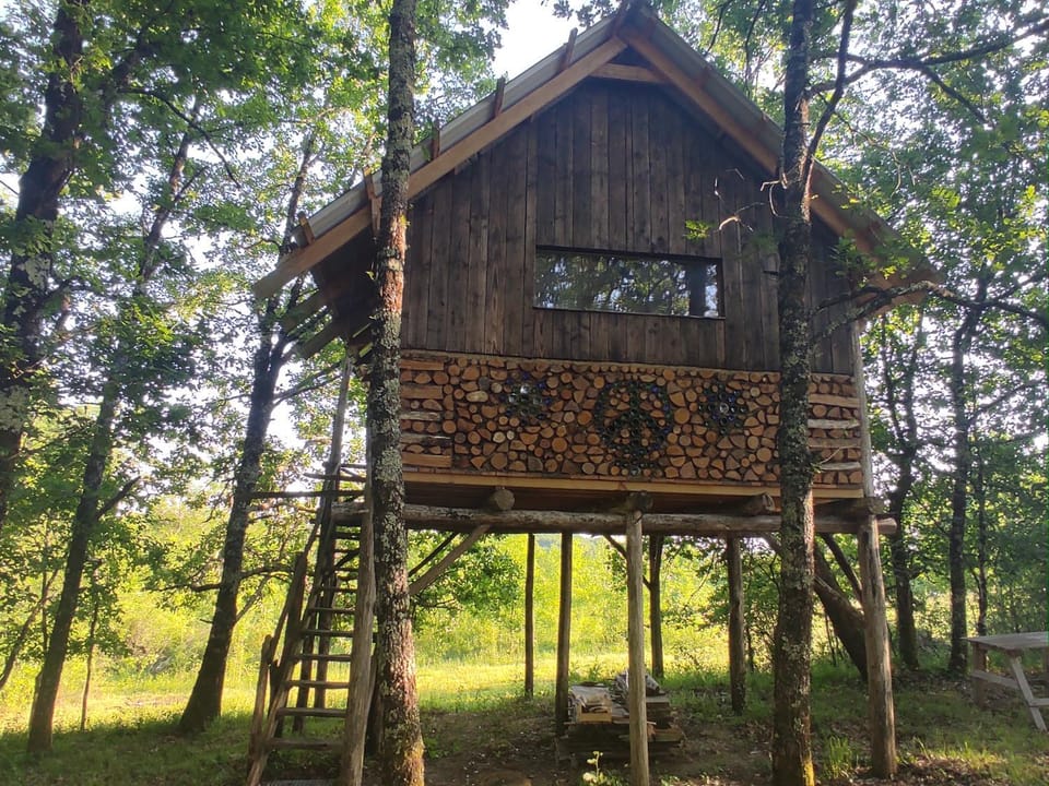 Cabane perchée Campground/ 
RV Resort in Occitanie