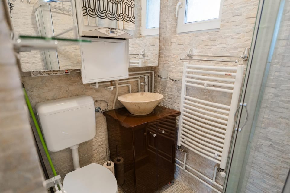 Shower, Toilet, Bathroom