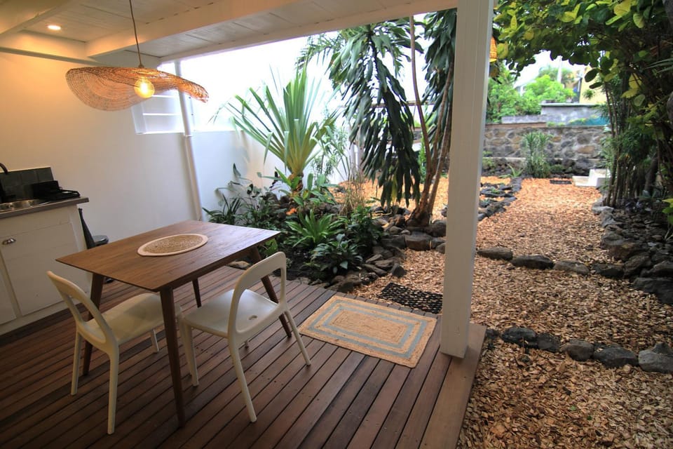 Patio, Garden, Garden, Dining area, Garden view