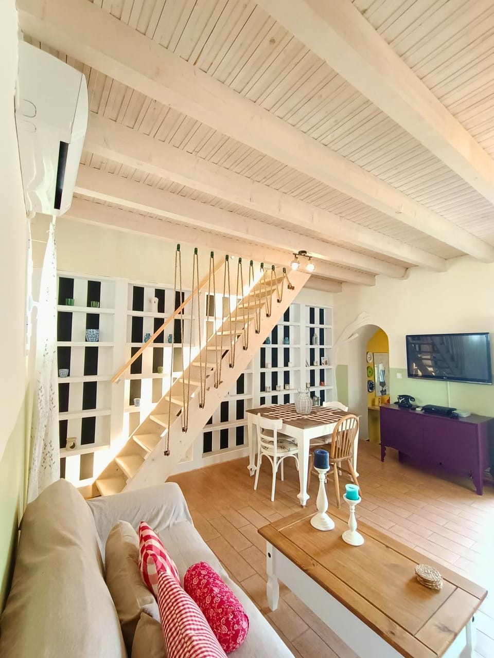 TV and multimedia, Living room, Seating area, Dining area, Evening entertainment