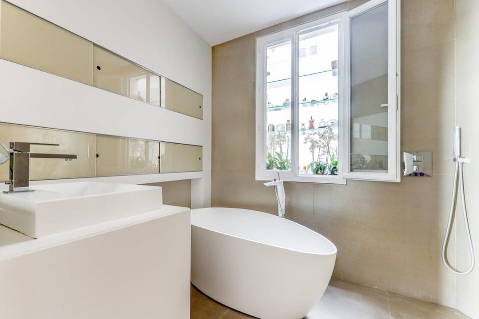 Le Bridge - Elégant & Lumineux - Neuilly Apartment in Paris