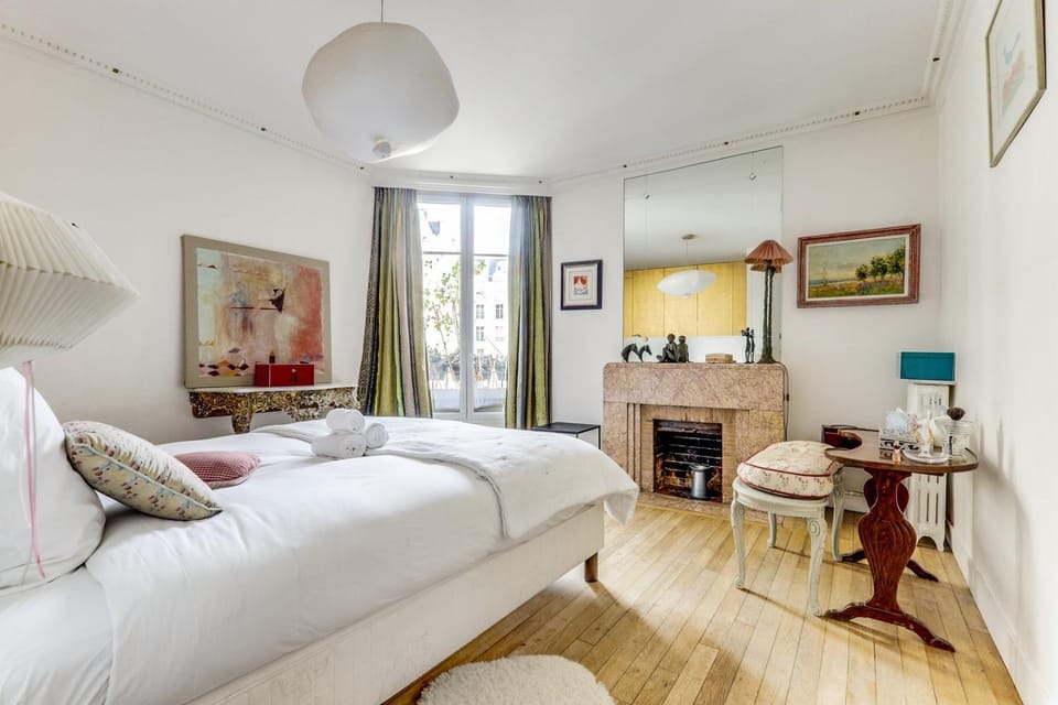 Le Bridge - Elégant & Lumineux - Neuilly Apartment in Paris