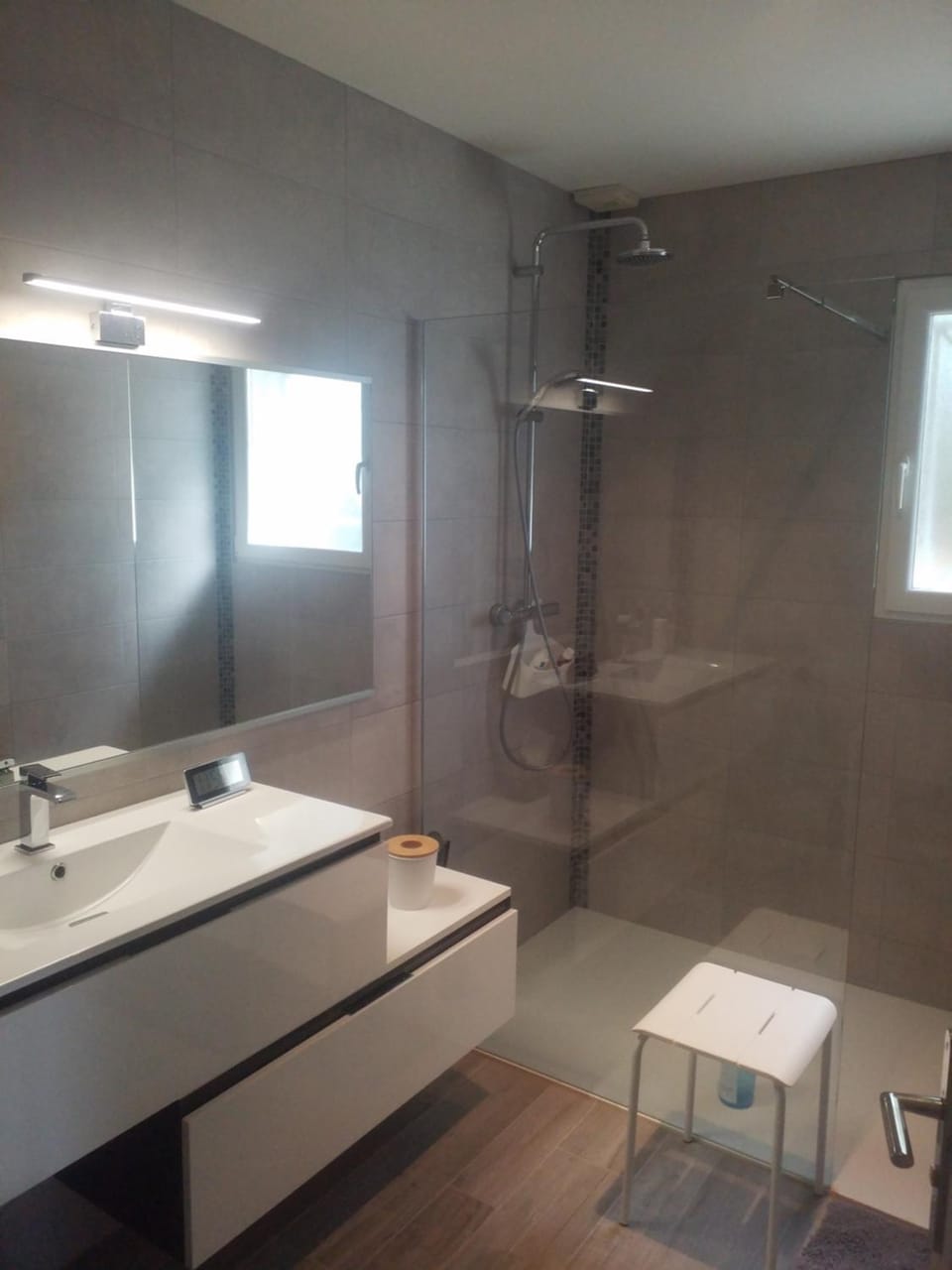 Shower, Bathroom, towels