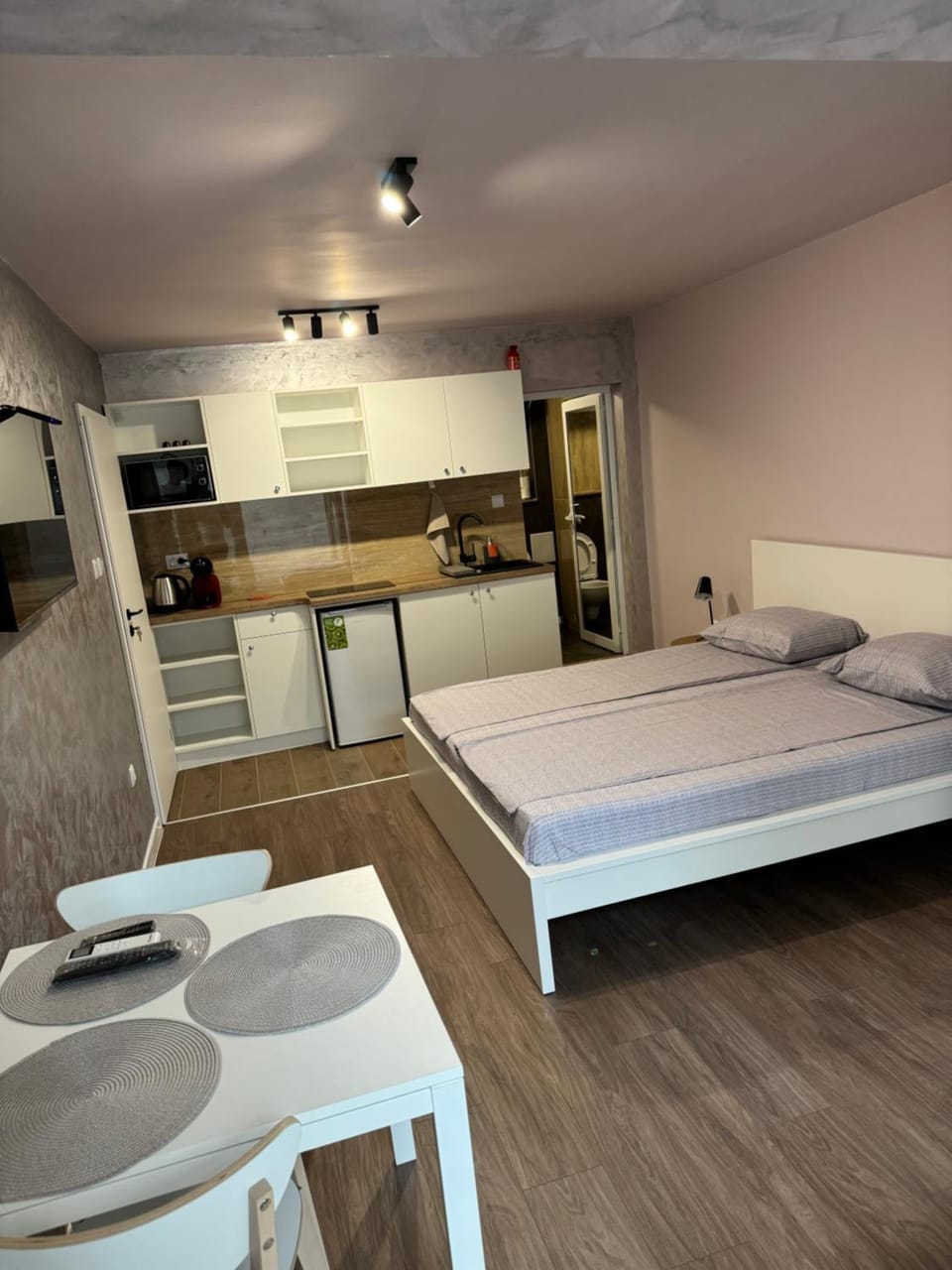 Kitchen or kitchenette, Photo of the whole room, Dining area, Bedroom