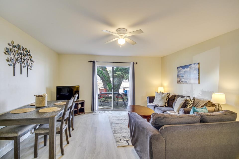 Airy Biloxi Condo w/ Patio: Walk to Beach! House in Biloxi