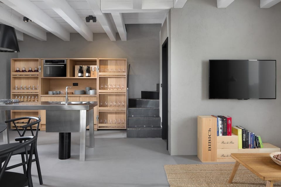 TV and multimedia, Kitchen or kitchenette, Living room
